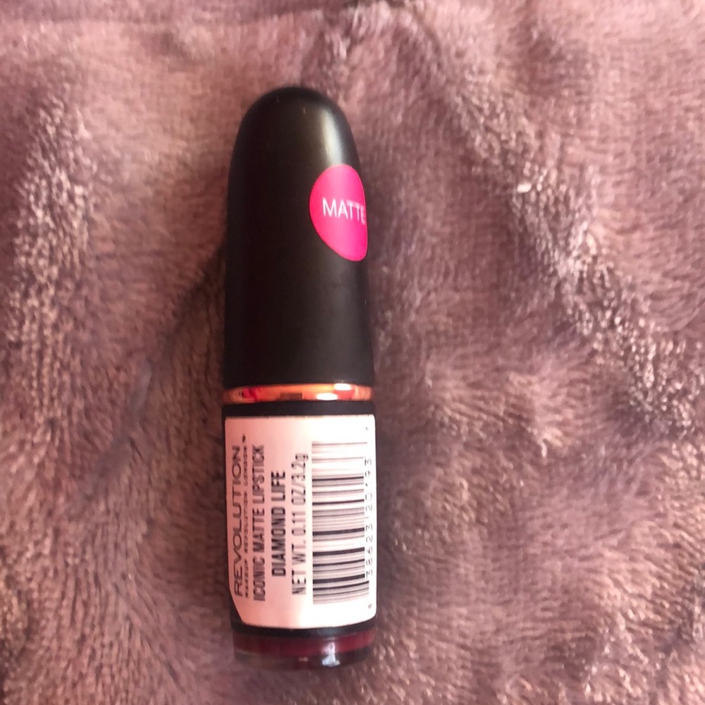 Revolution Lipstick in Diamond Life